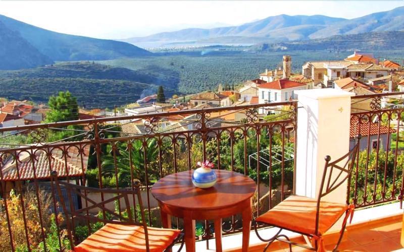 Xenonas Chrisso Hotel Delphi Bagian luar foto
