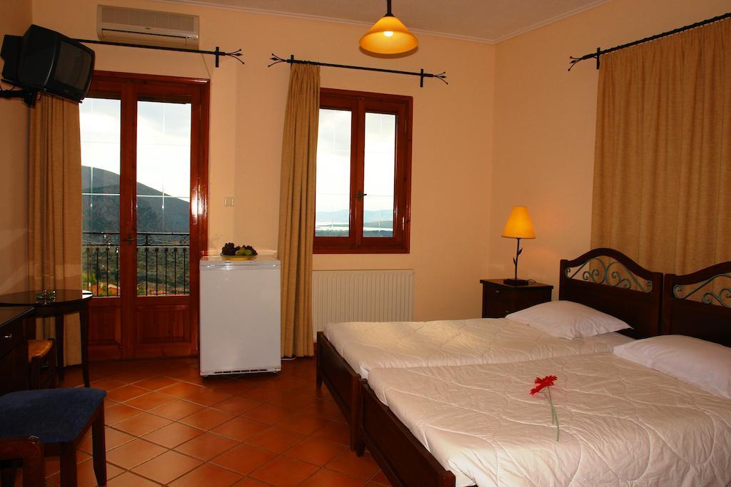 Xenonas Chrisso Hotel Delphi Ruang foto