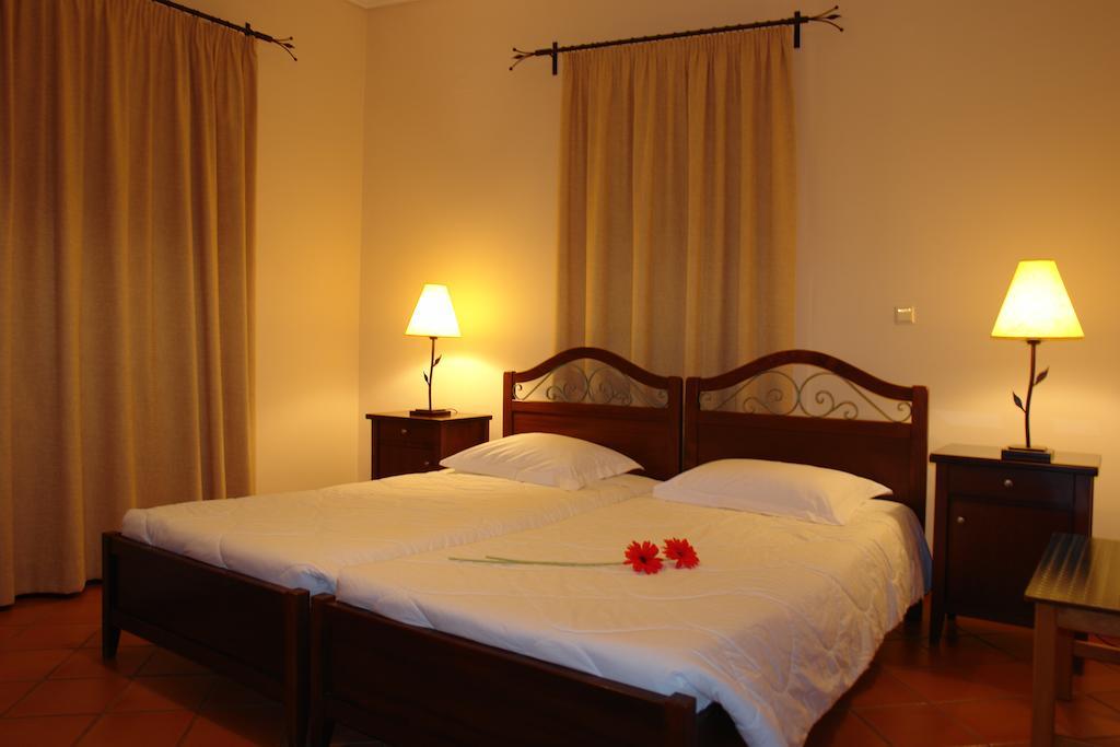 Xenonas Chrisso Hotel Delphi Bagian luar foto