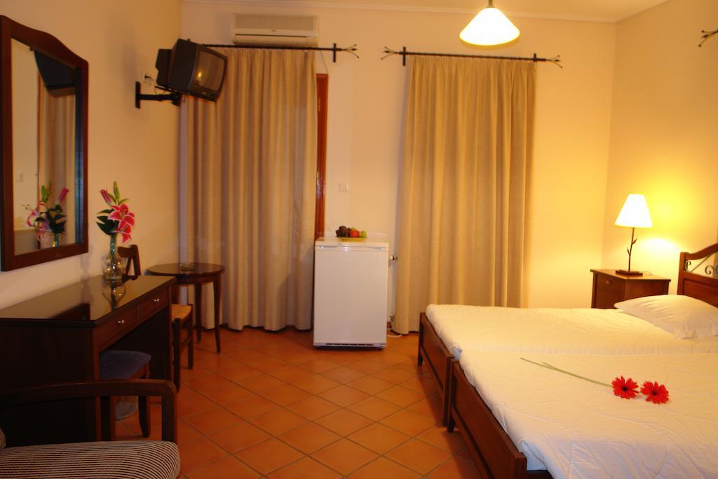 Xenonas Chrisso Hotel Delphi Ruang foto
