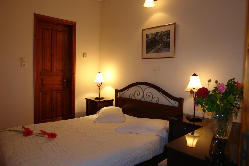 Xenonas Chrisso Hotel Delphi Ruang foto