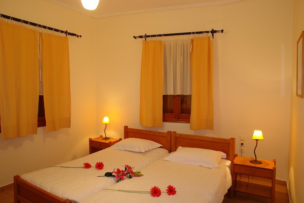 Xenonas Chrisso Hotel Delphi Ruang foto