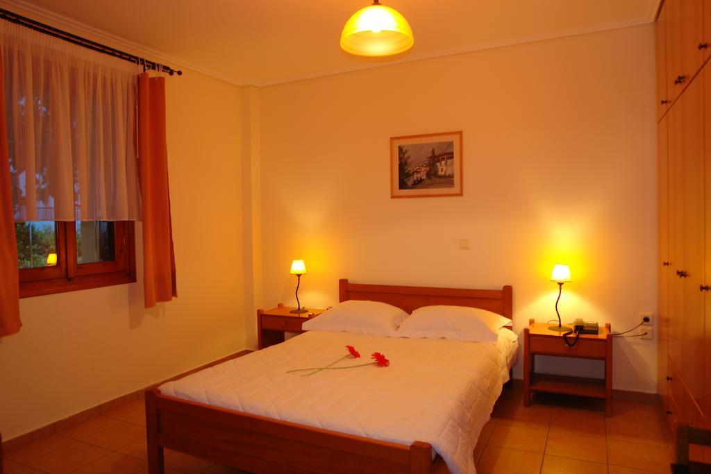 Xenonas Chrisso Hotel Delphi Ruang foto