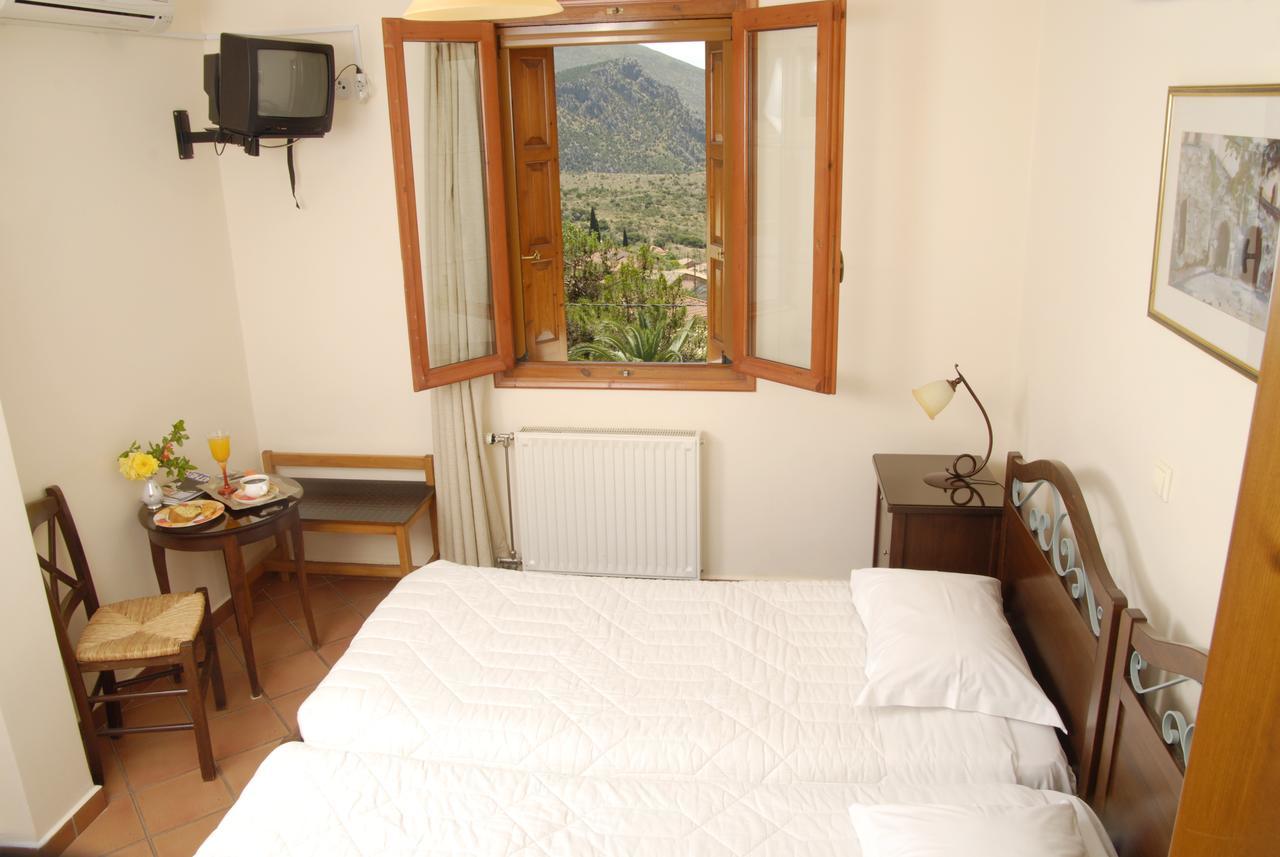 Xenonas Chrisso Hotel Delphi Bagian luar foto