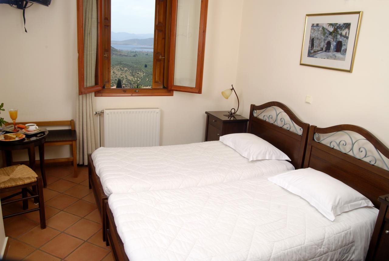 Xenonas Chrisso Hotel Delphi Bagian luar foto