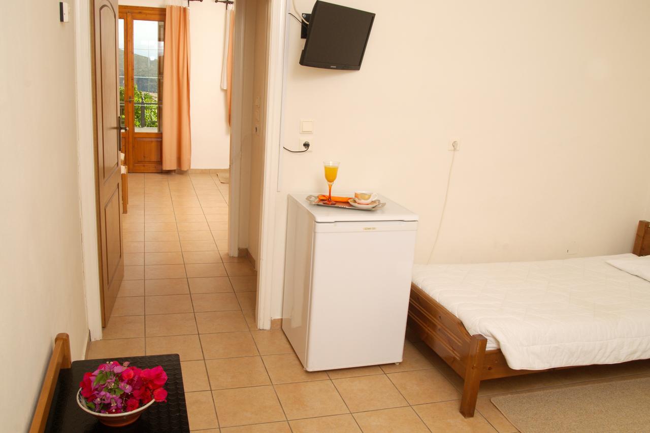 Xenonas Chrisso Hotel Delphi Bagian luar foto