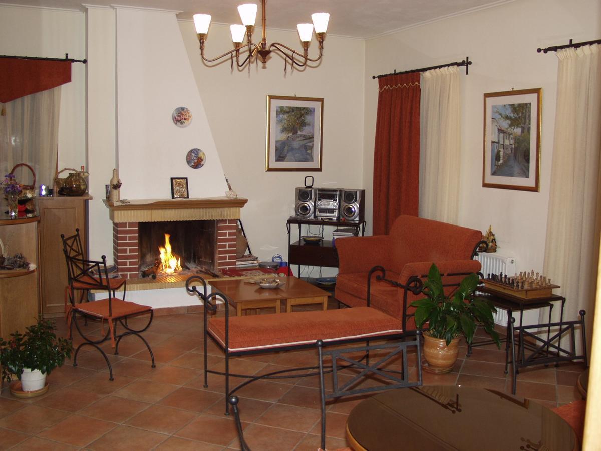 Xenonas Chrisso Hotel Delphi Bagian luar foto